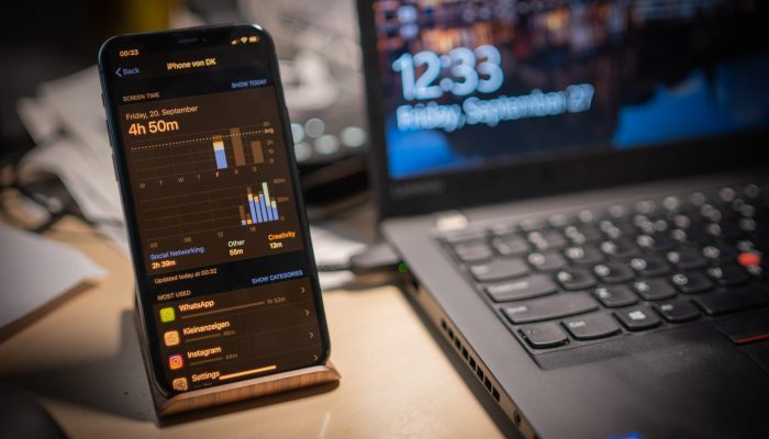 dimitri-karastelev-sGnGU6RGw1g-unsplash